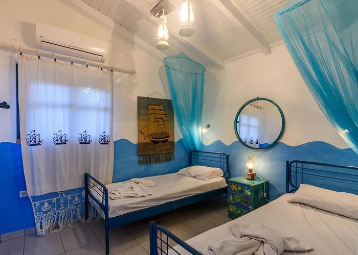The Blue House Seaside Retreat - Fully Equipped Chranoi