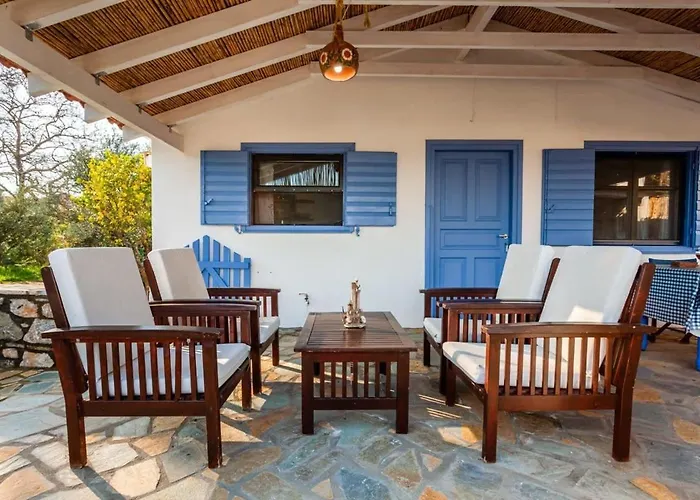 The Blue House Seaside Retreat - Fully Equipped Tatil Evi Chranoi