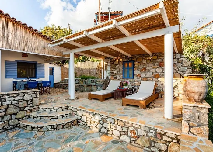 The Blue House Seaside Retreat - Fully Equipped Tatil Evi *