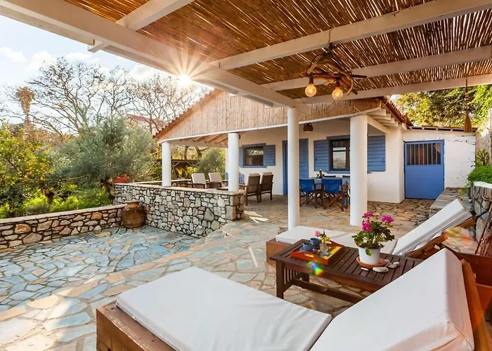 The Blue House Seaside Retreat - Fully Equipped Tatil Evi Chranoi