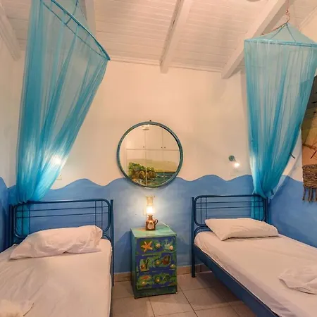The Blue House Seaside Retreat - Fully Equipped * Chrani
