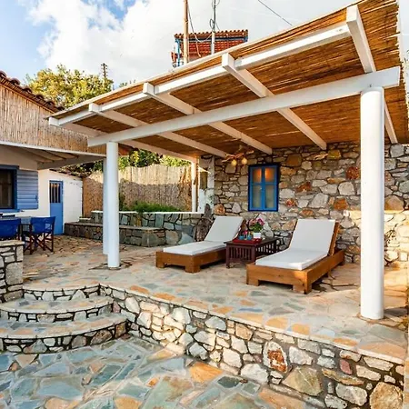 The Blue House Seaside Retreat - Fully Equipped Сasa de vacaciones *