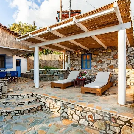 The Blue House Seaside Retreat - Fully Equipped 度假居 *