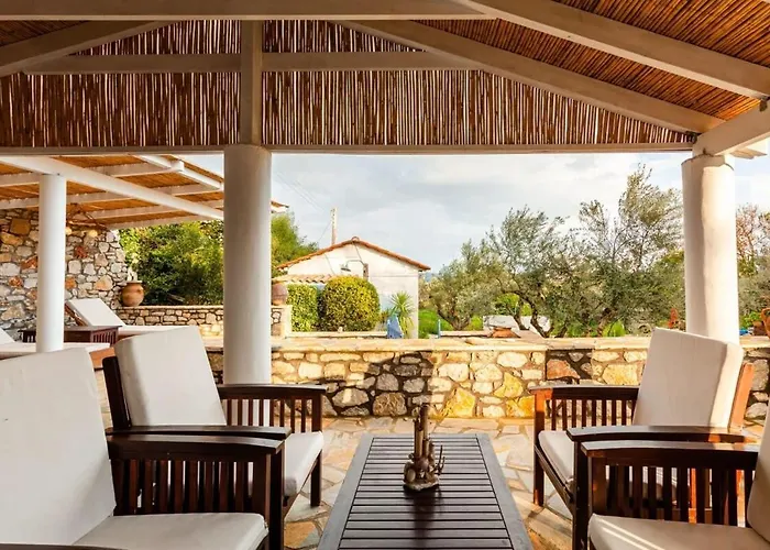 The Blue House Seaside Retreat - Fully Equipped Chrani